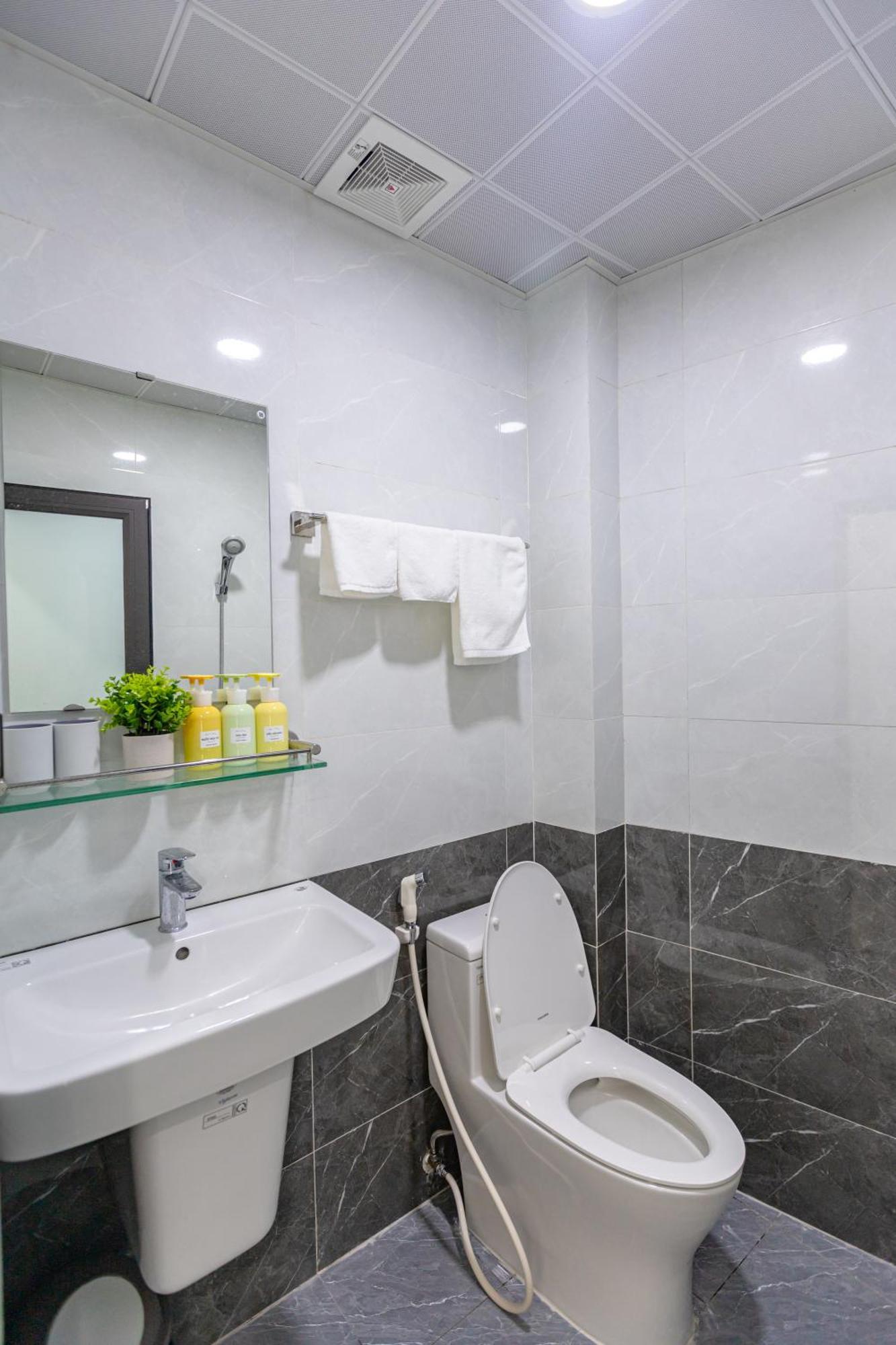 Hera Palace Hotel & Apartment Ba Dinh Hanoi Eksteriør billede